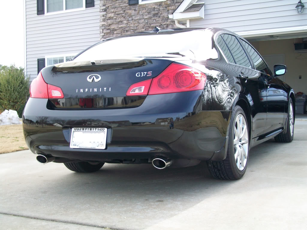 Infiniti infiniti g35 specs : 2009 Infiniti G37 sedan and 2005 Infiniti G35 Coupe