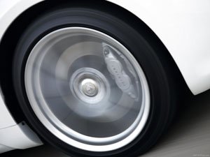 2009 Infiniti G37 four piston caliper brakes with 14 inch rotors
